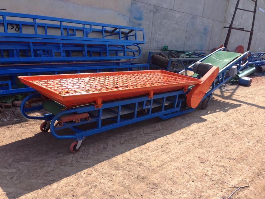 中轉(zhuǎn)散糧接卸抑塵漏斗